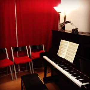ピアノ レッスンスタジオ